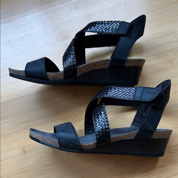 Naot Black Strappy Wedge Sandals EU 41 / 9.5-10 - Picture 5 of 10